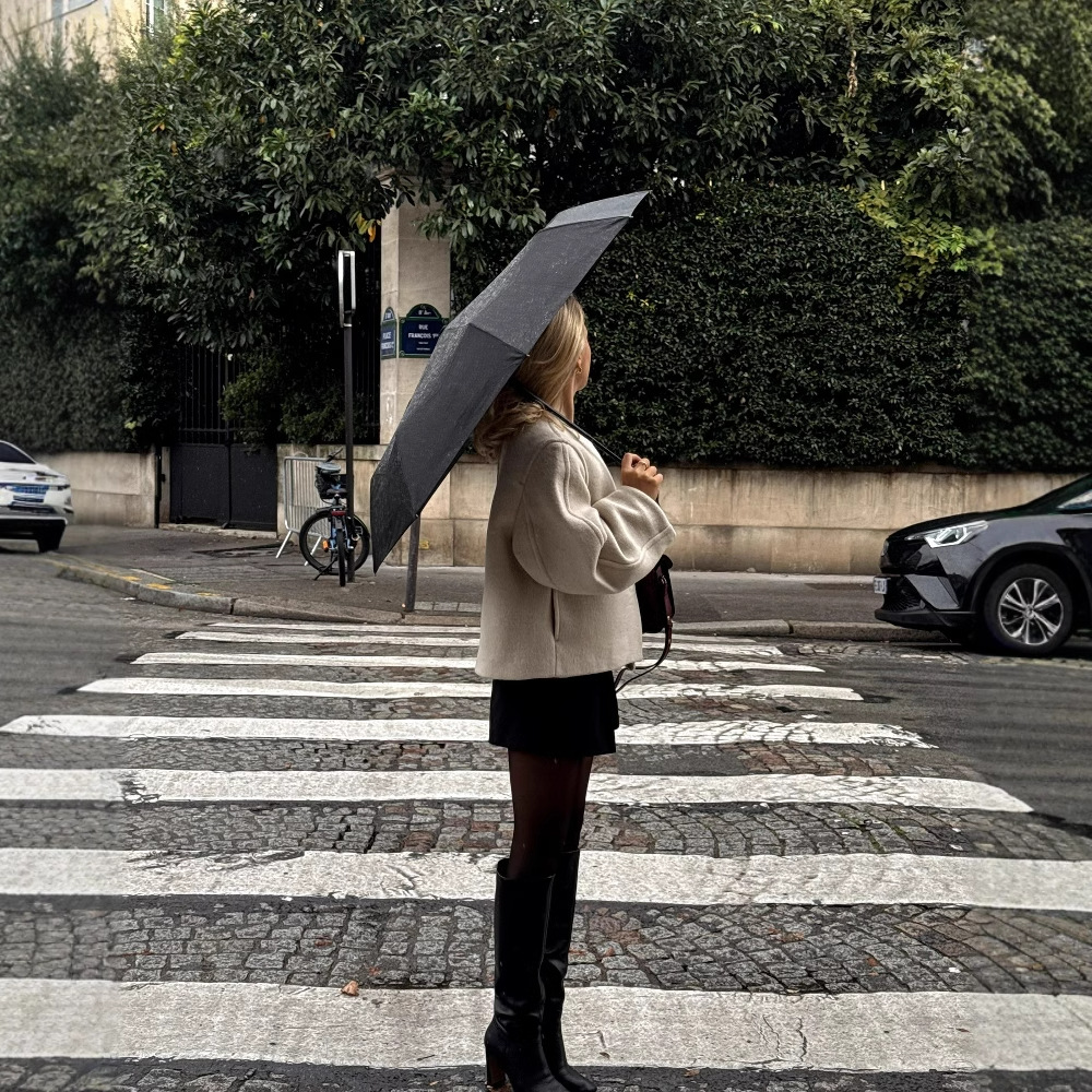 Amoura - Veste doudoune pour femmes à col angulaire